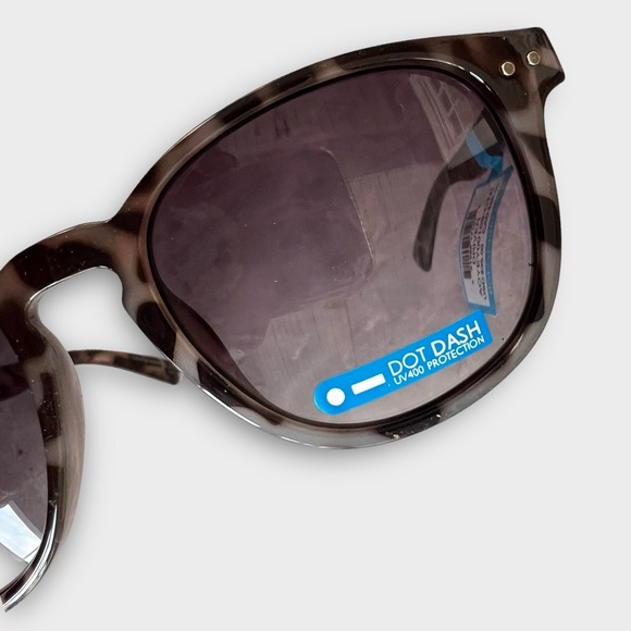 Dot Dash Driver Vintage Wayfarer Sunglasses Unisex UPF 400 NWT - Picture 7 of 15